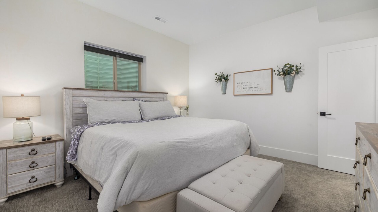 Photo of Bedroom in Overland