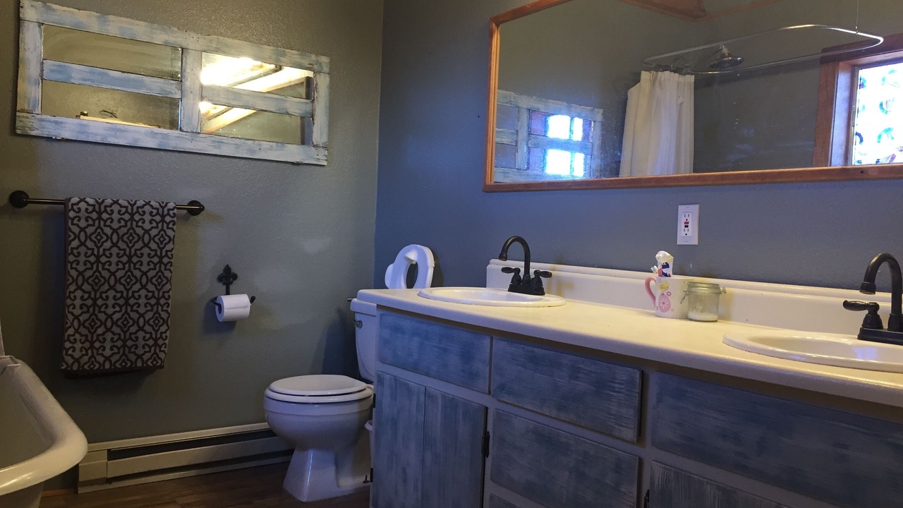 Photo of Bathroom in Mancos