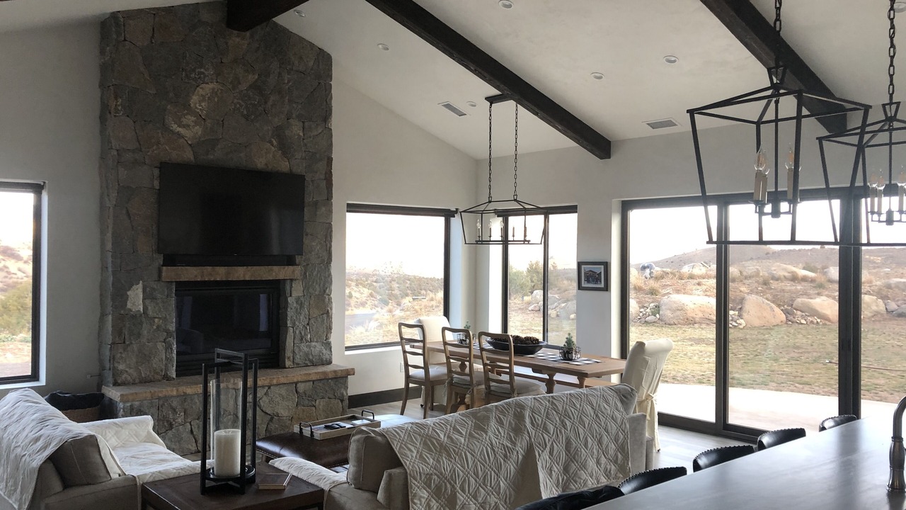 Photo of Livingroom in Burns
