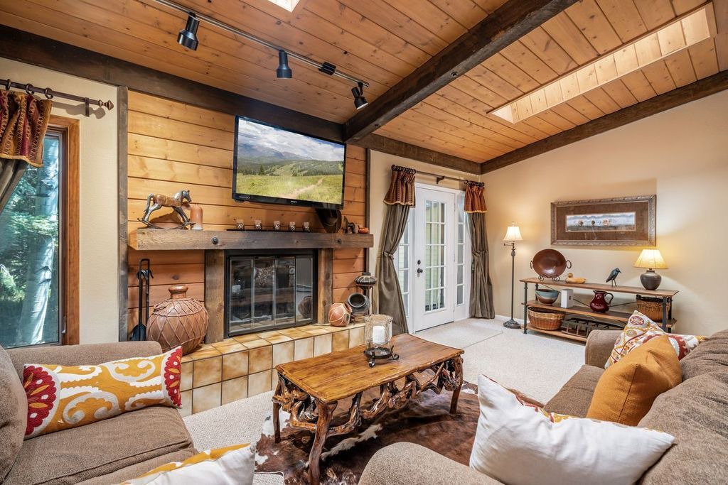 Photo of Livingroom in Intermountain