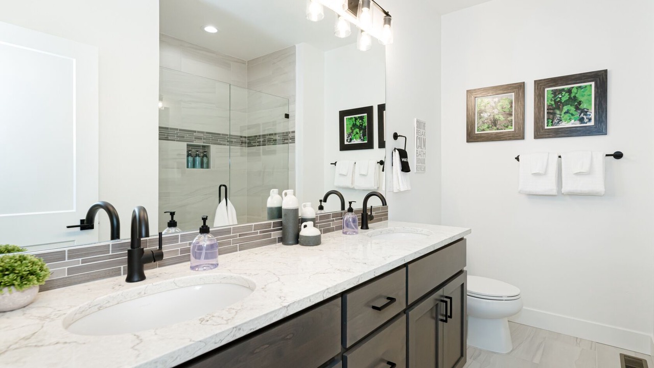 Photo of Bathroom in Rendezvous