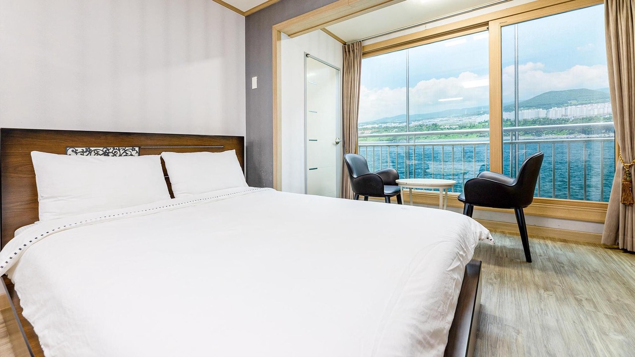 Photo of Bedroom in Downtown