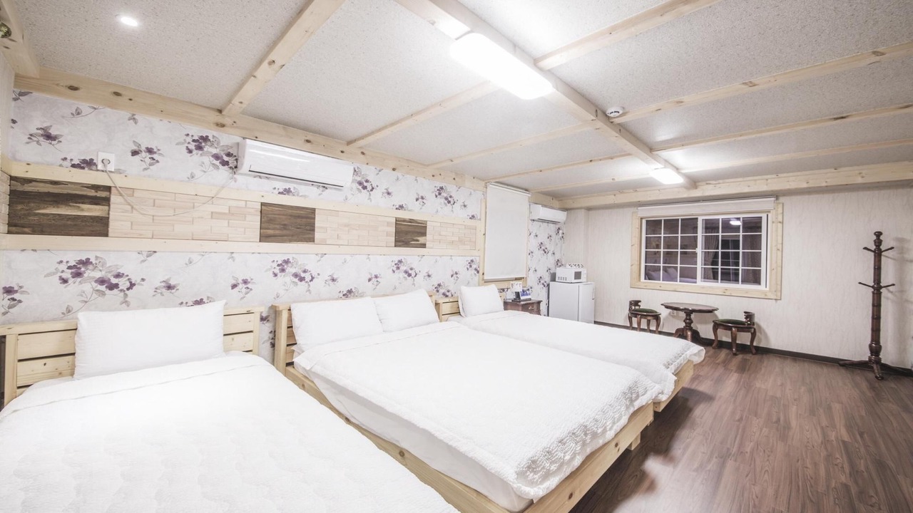 Photo of Bedroom in Gujwa