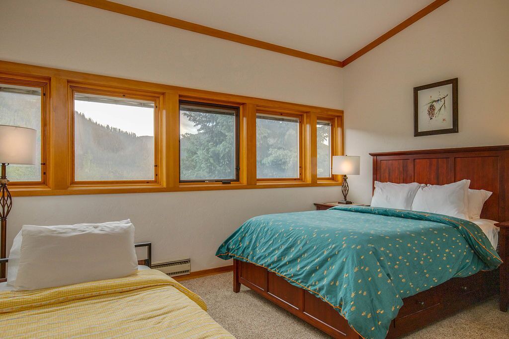 Photo of Others in Keystone