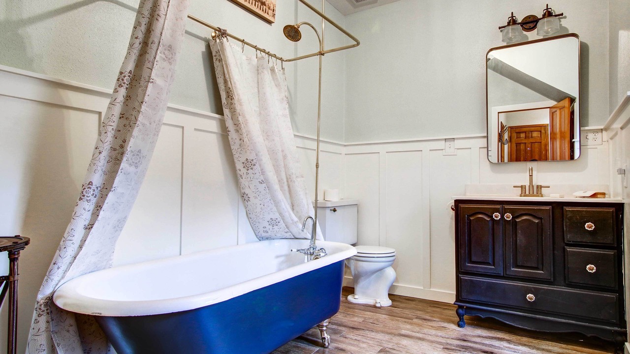 Photo of Bathroom in Monument