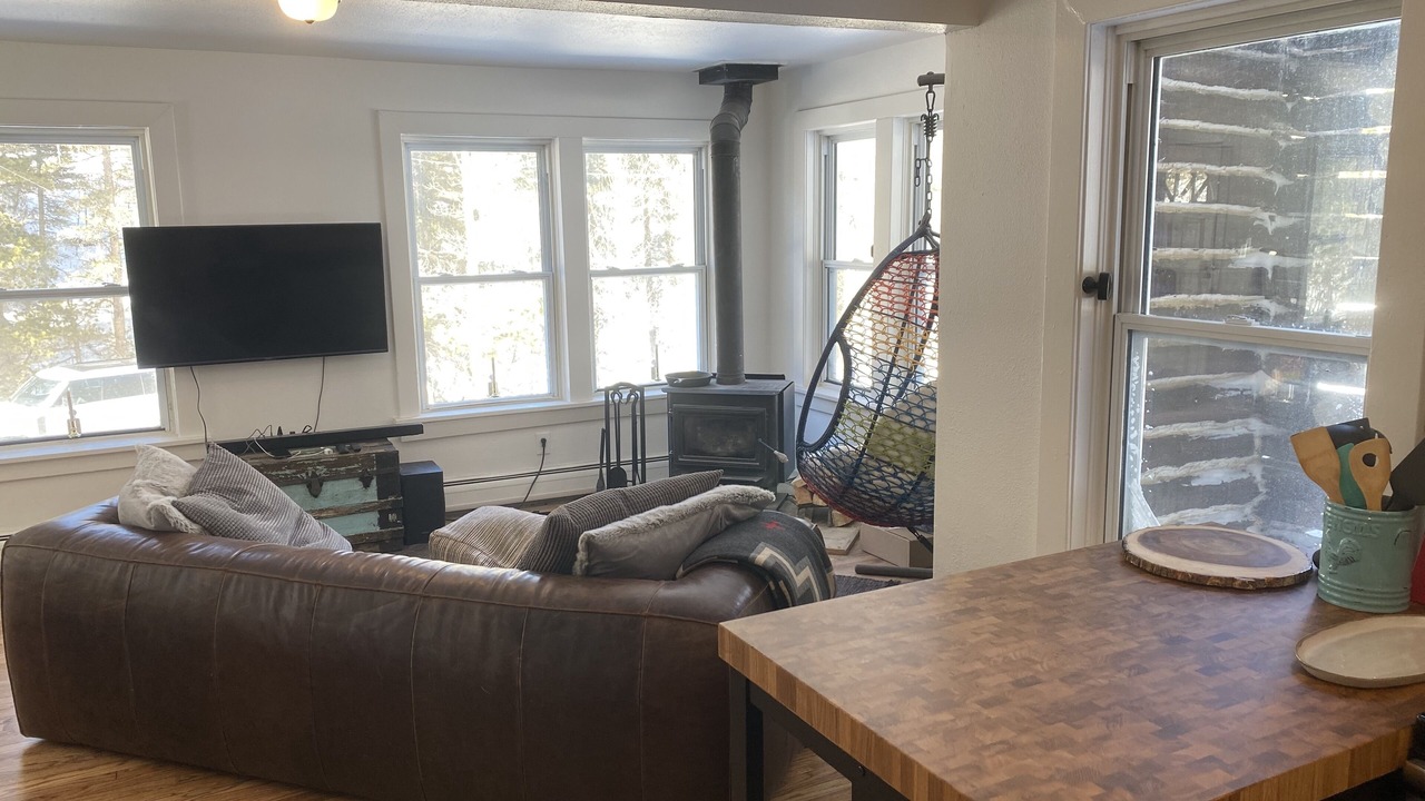 Photo of Livingroom in Rollinsville