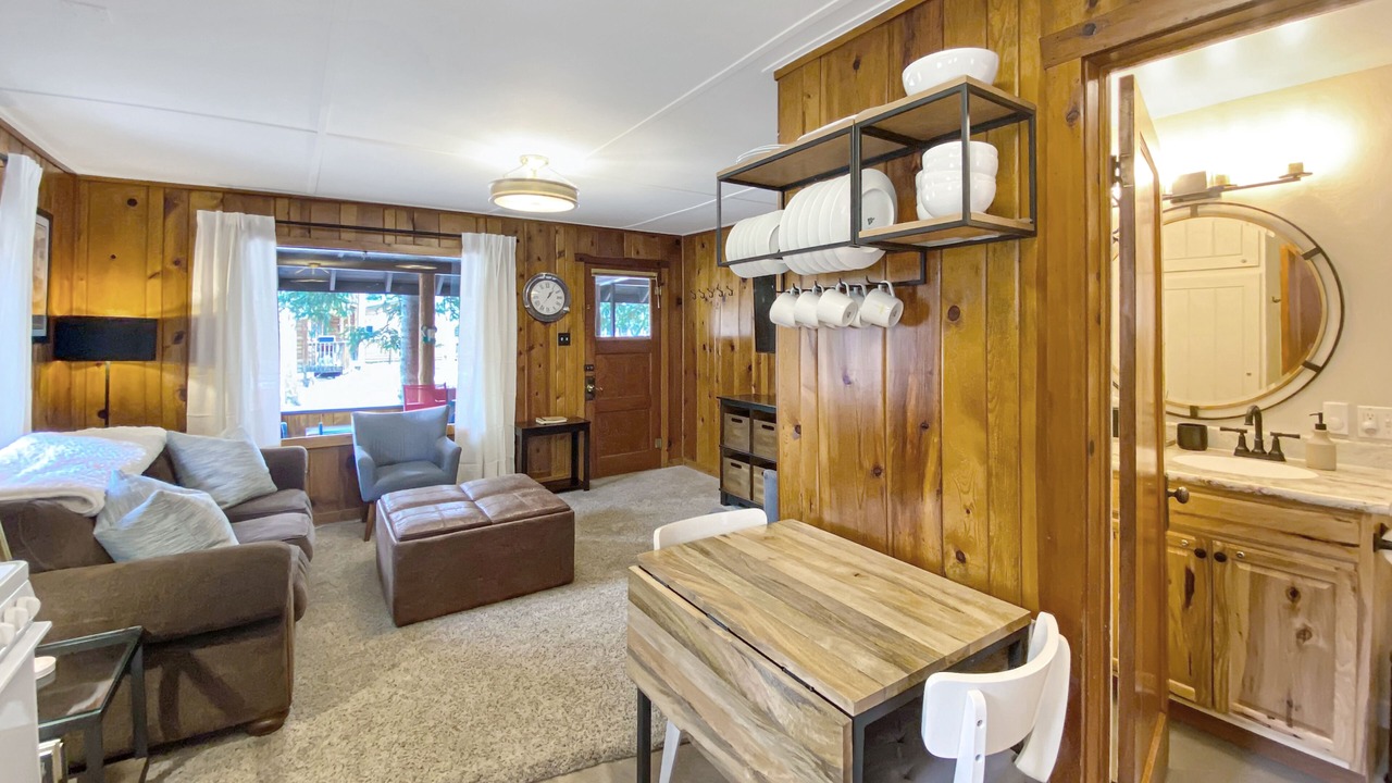 Photo of Livingroom in Grand Lake