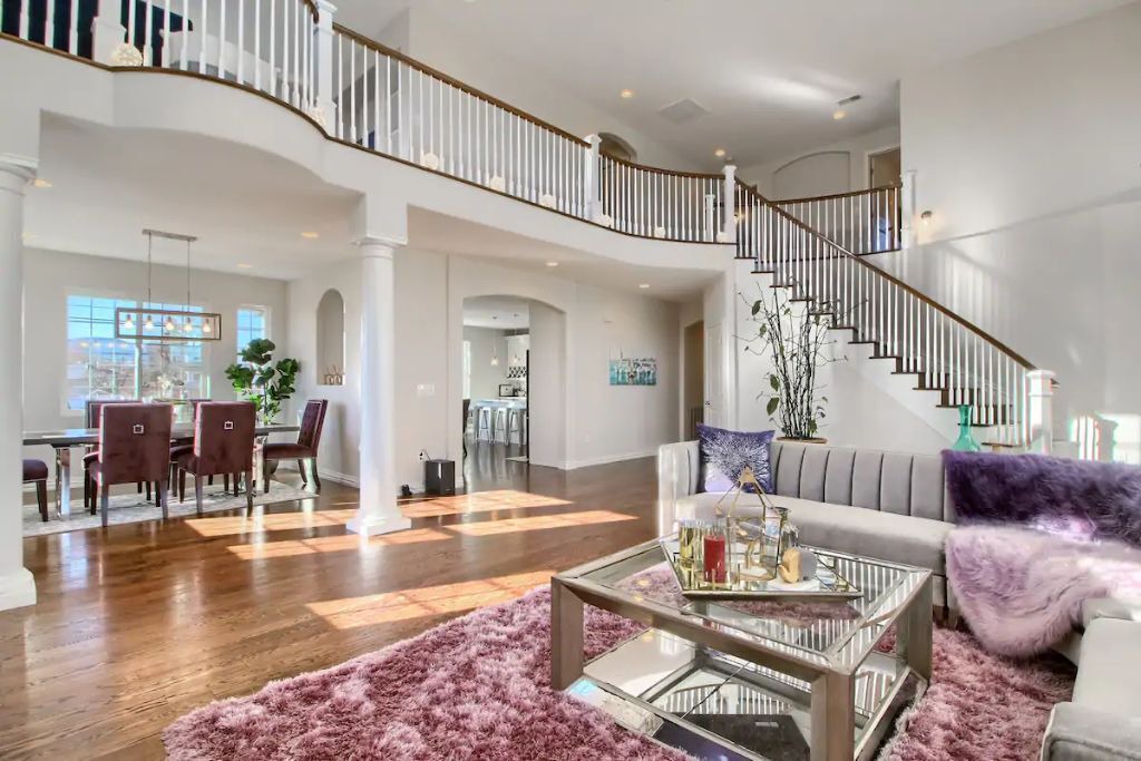 Photo of Livingroom in Ken Caryl