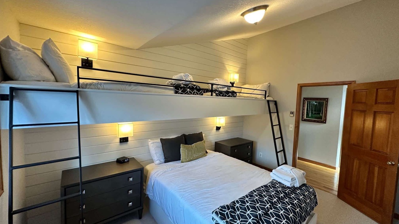 Photo of Bedroom in Warrior's Mark West