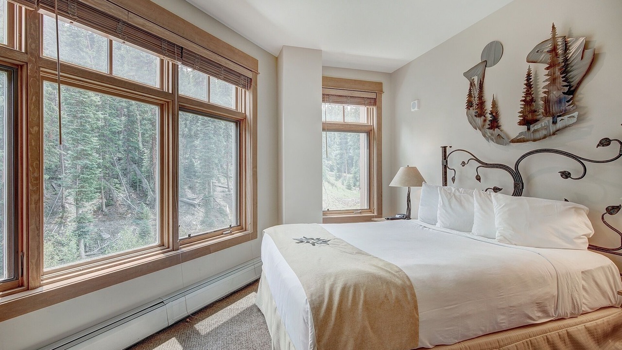 Photo of Bedroom in River Run