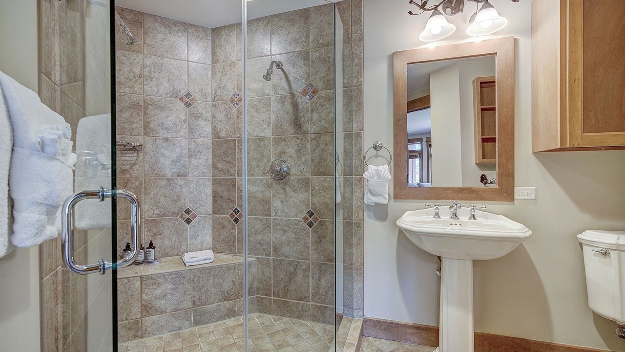 Photo of Bathroom in River Run