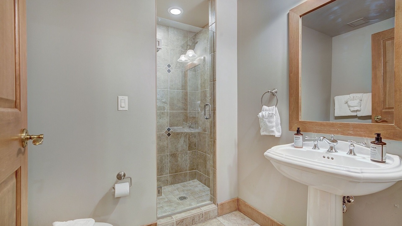 Photo of Bathroom in River Run