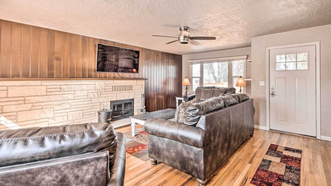 Photo of Livingroom in Skyway