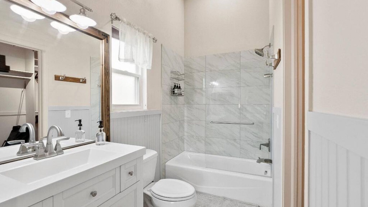 Photo of Bathroom in Monument