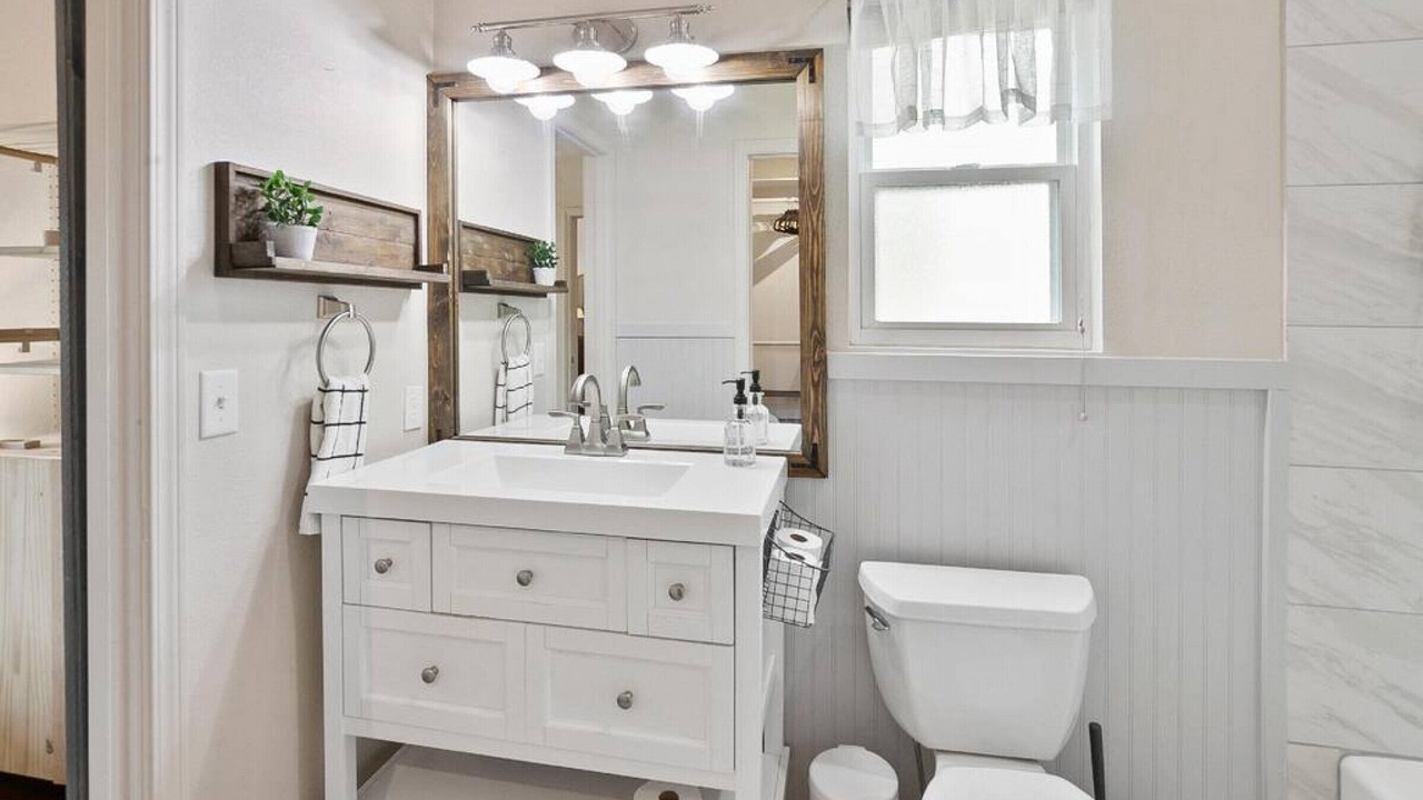 Photo of Bathroom in Monument