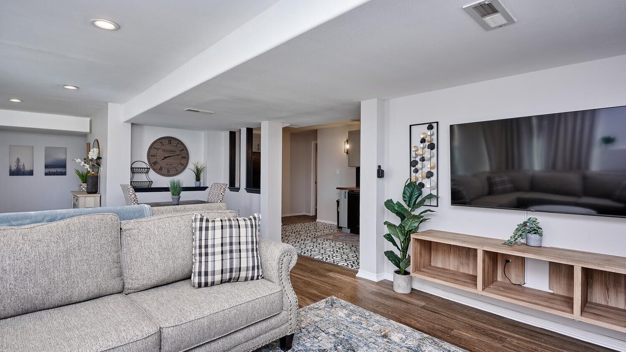 Photo of Livingroom in Aurora