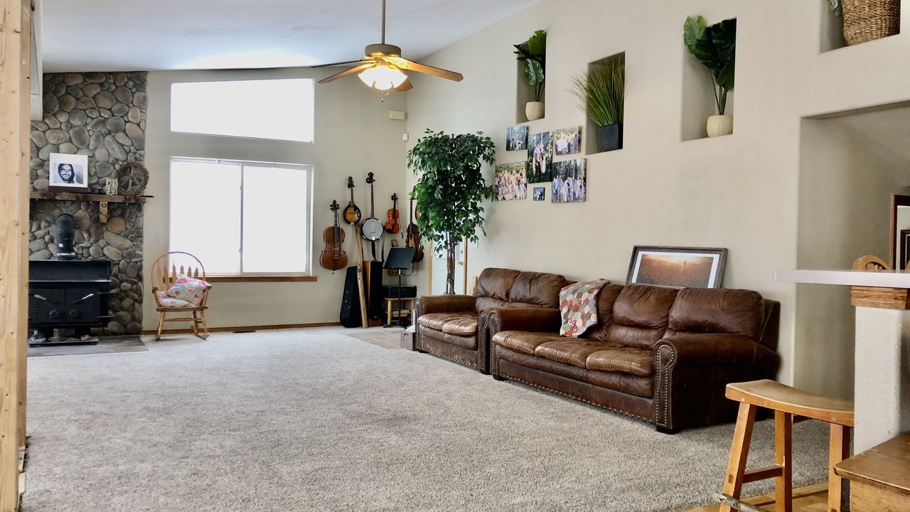 Photo of Livingroom in Shadow Mountain