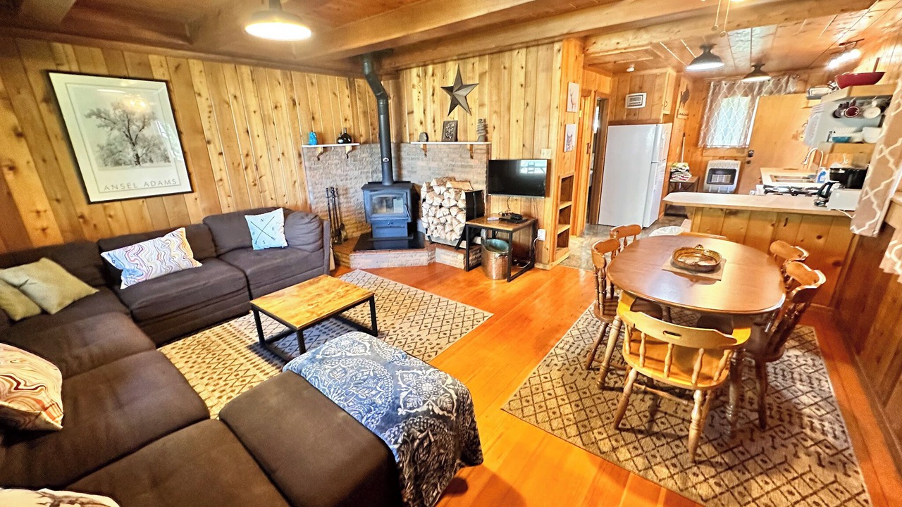 Photo of Livingroom in Bayfield