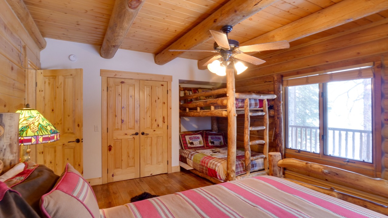 Photo of Bedroom in Valley of the Blue