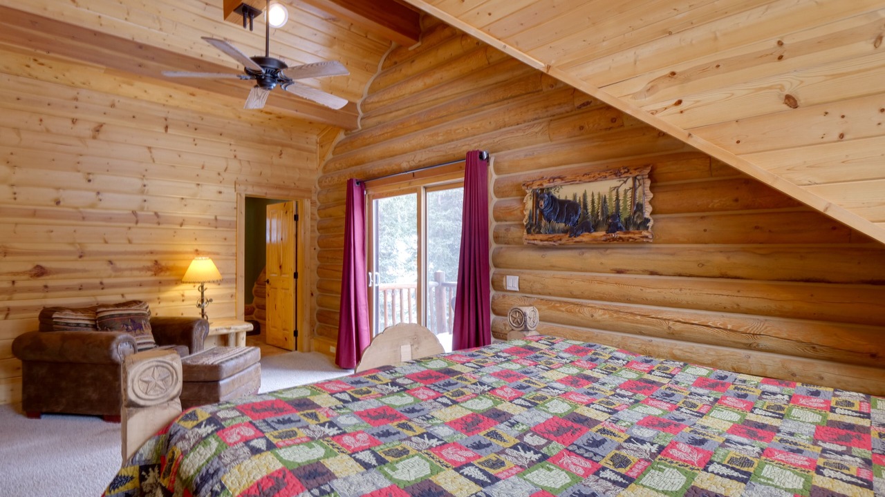 Photo of Bedroom in Valley of the Blue
