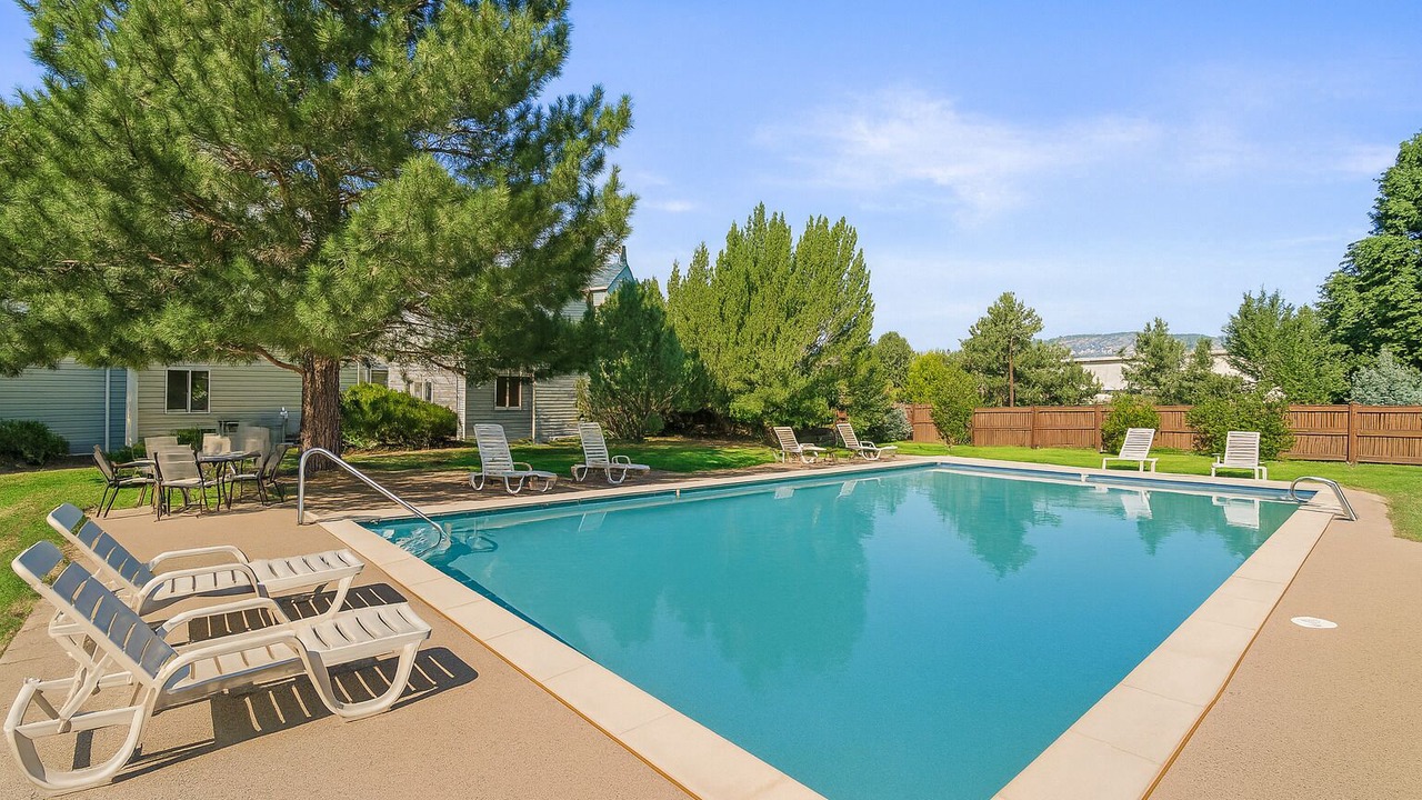 Photo of Outdoor in Glenwood Grove - North Iris
