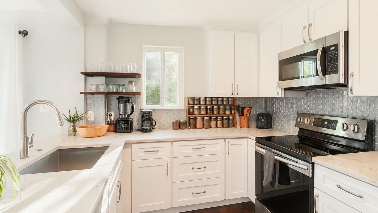 Photo of Kitchen in Glenwood Grove - North Iris