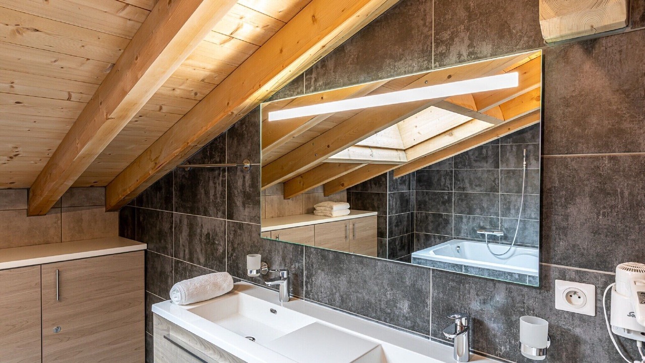 Photo of Bathroom in Abondance