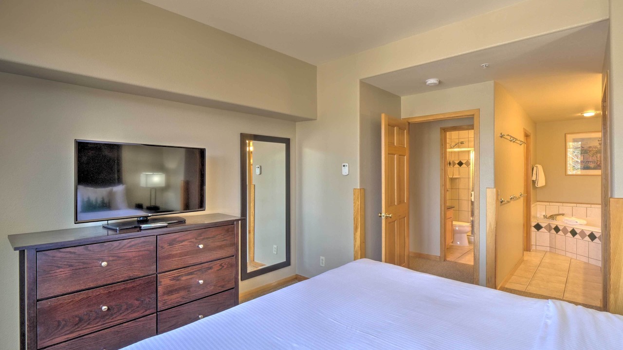 Photo of Bedroom in Four O'Clock