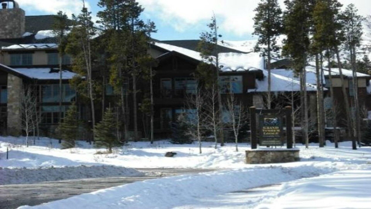 Photo of Outdoor in Four O'Clock