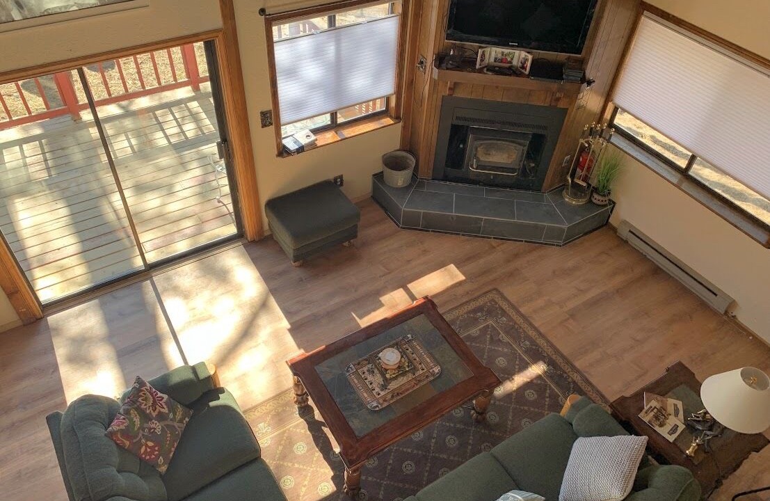 Photo of Livingroom in Forest Lakes