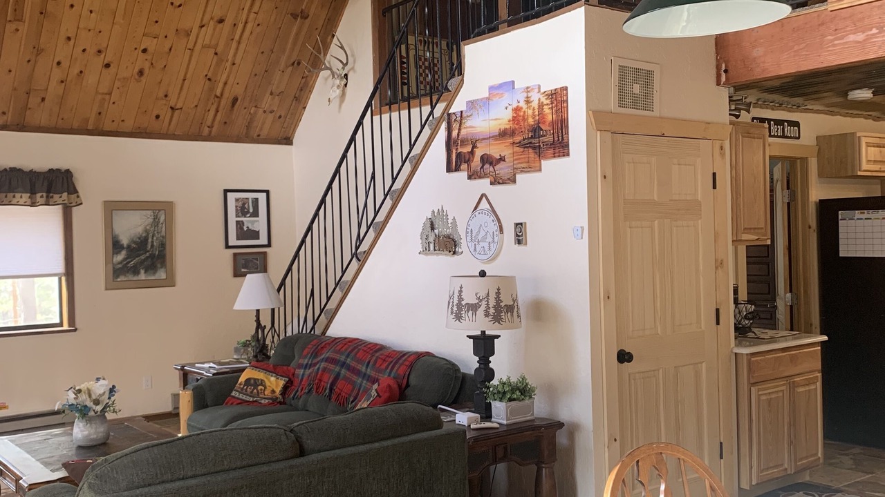 Photo of Livingroom in Forest Lakes