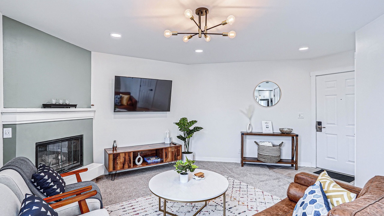 Photo of Livingroom in Englewood