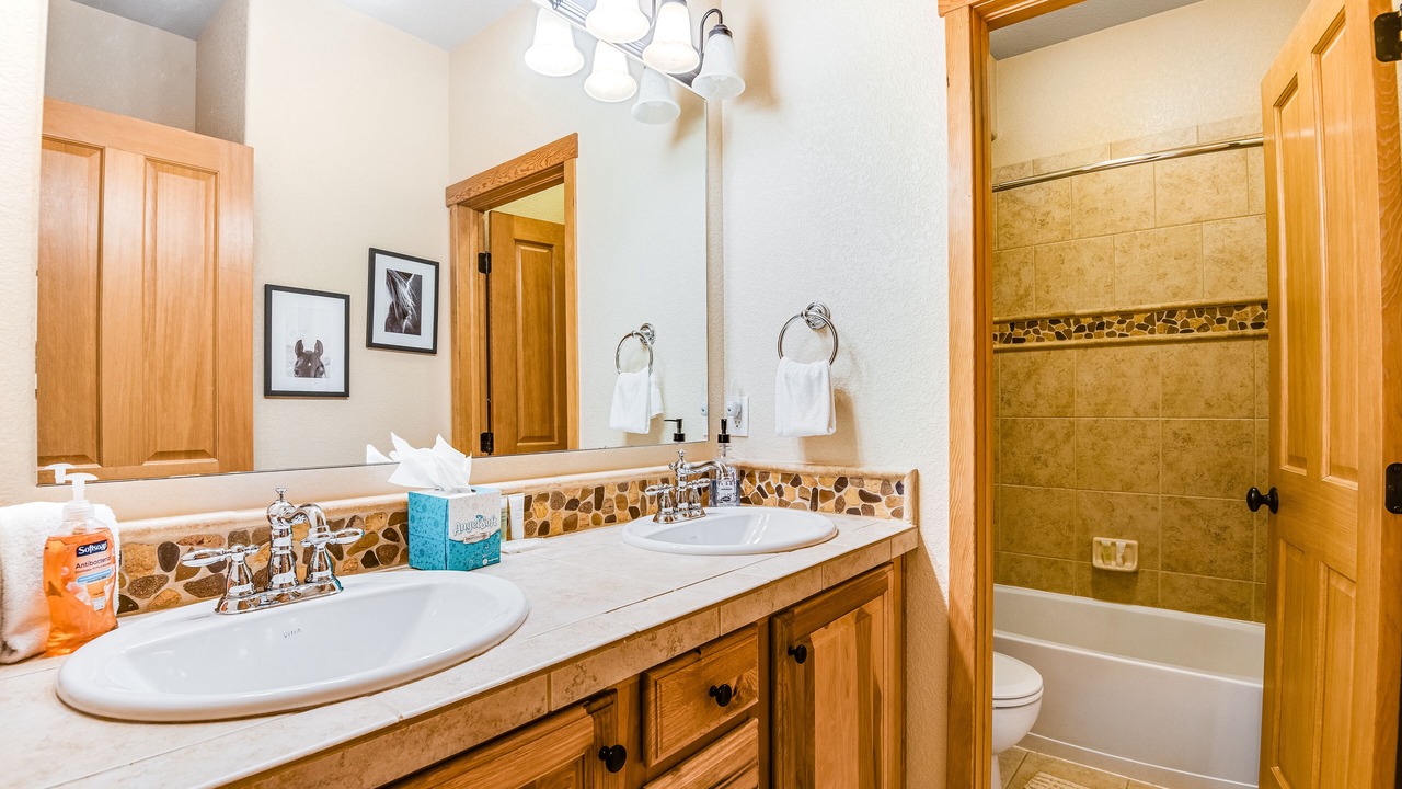 Photo of Bathroom in Rendezvous
