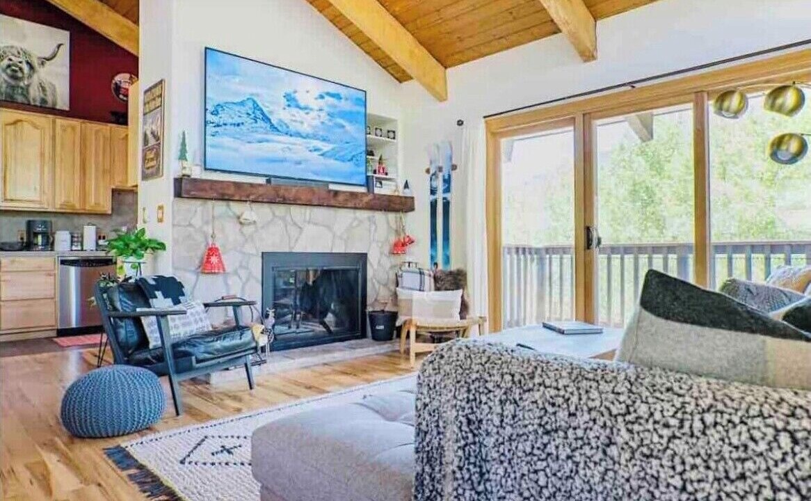 Photo of Livingroom in Vail