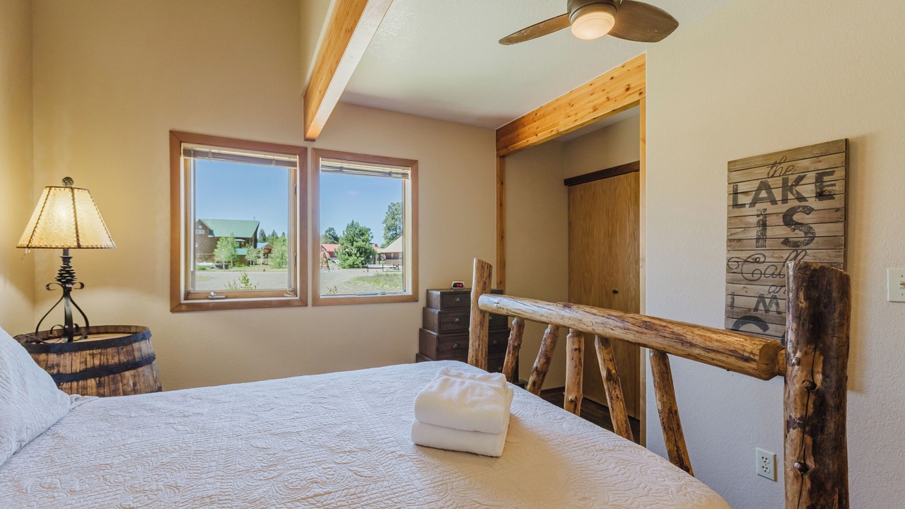 Photo of Bedroom in Lake Hatcher Park