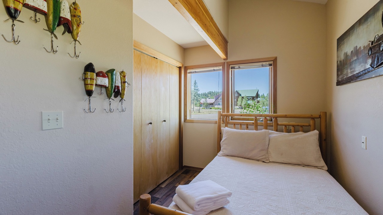 Photo of Bedroom in Lake Hatcher Park