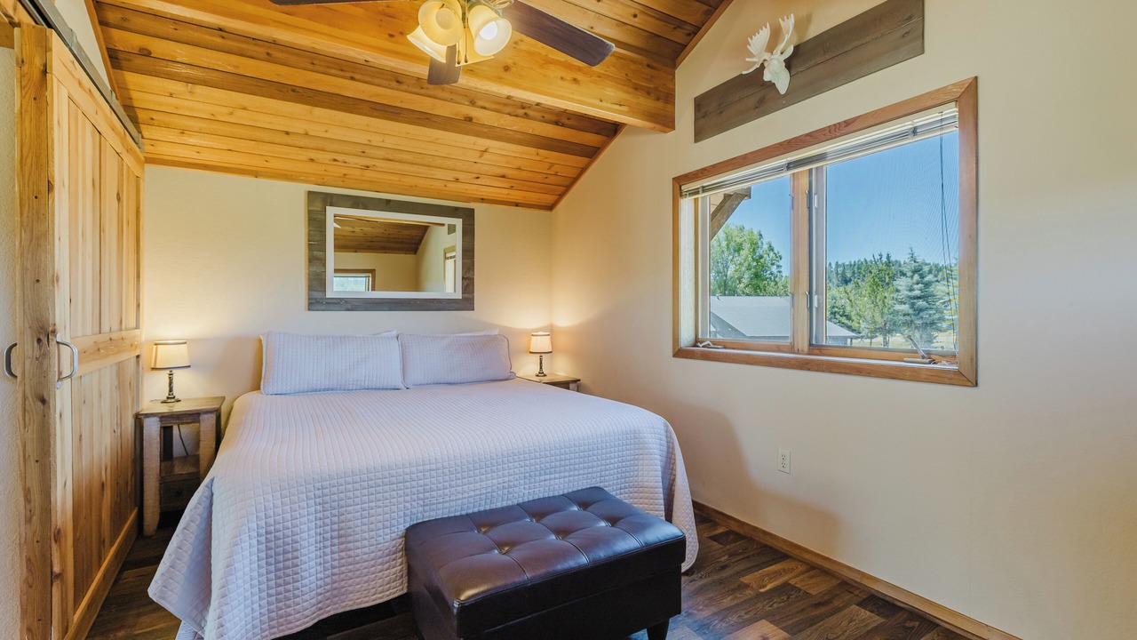 Photo of Bedroom in Lake Hatcher Park
