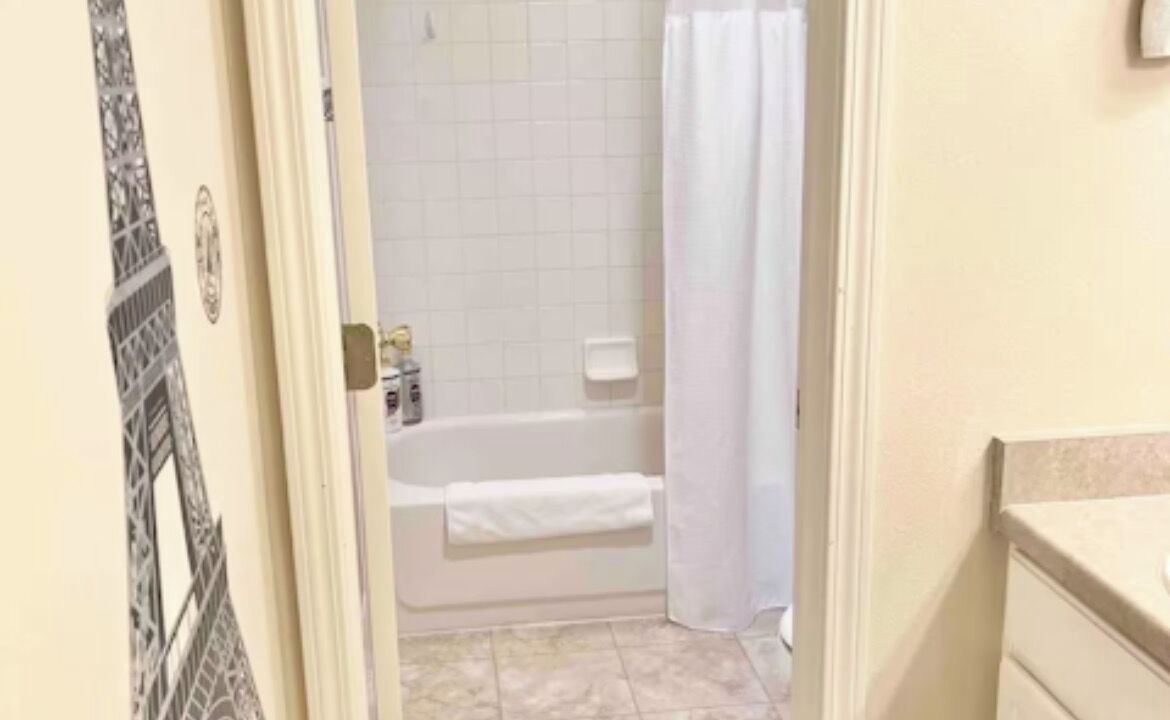 Photo of Bathroom in Gleneagle
