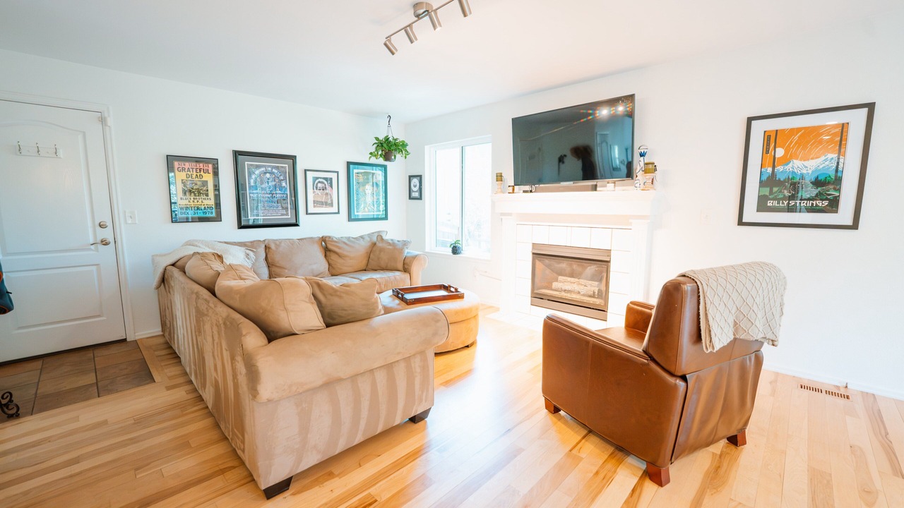 Photo of Livingroom in Gunbarrel