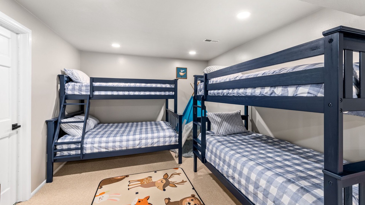 Photo of Bedroom in Aspen Brook