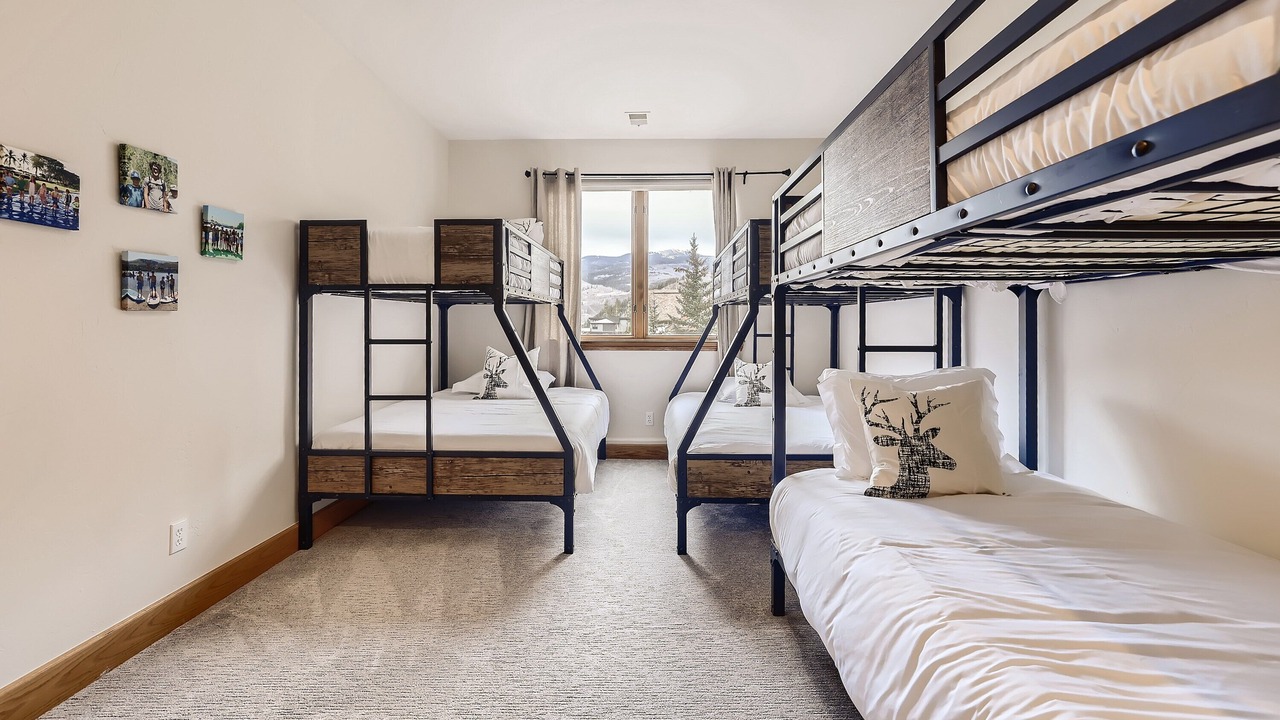Photo of Bedroom in Highland Meadows
