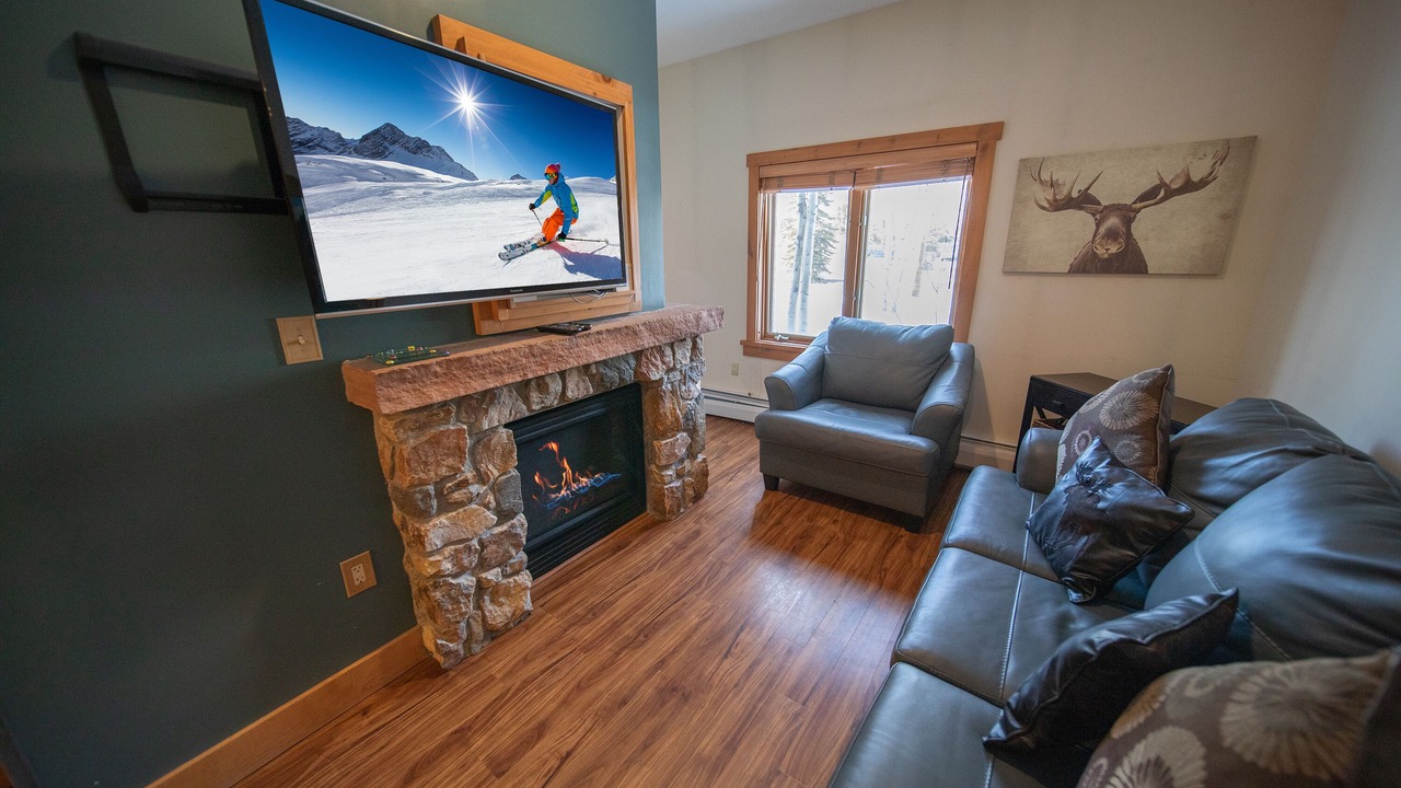 Photo of Livingroom in River Run