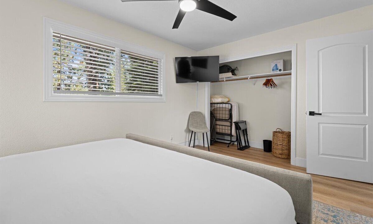 Photo of Bedroom in Tahoe Island