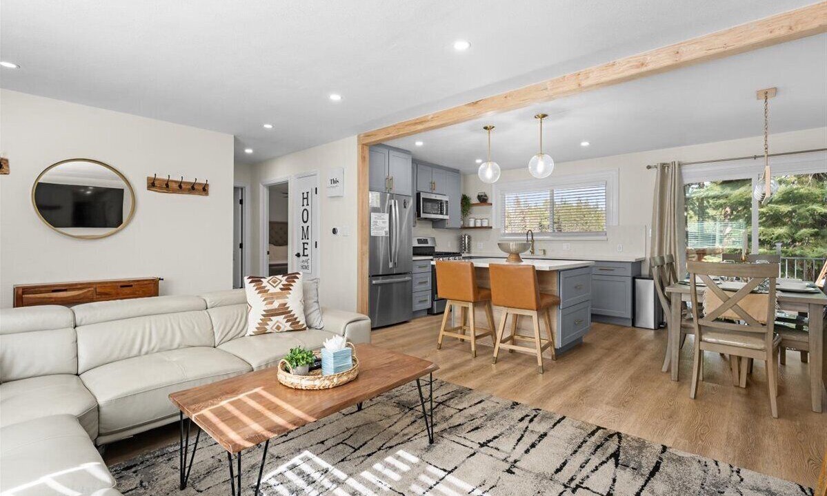 Photo of Livingroom in Tahoe Island