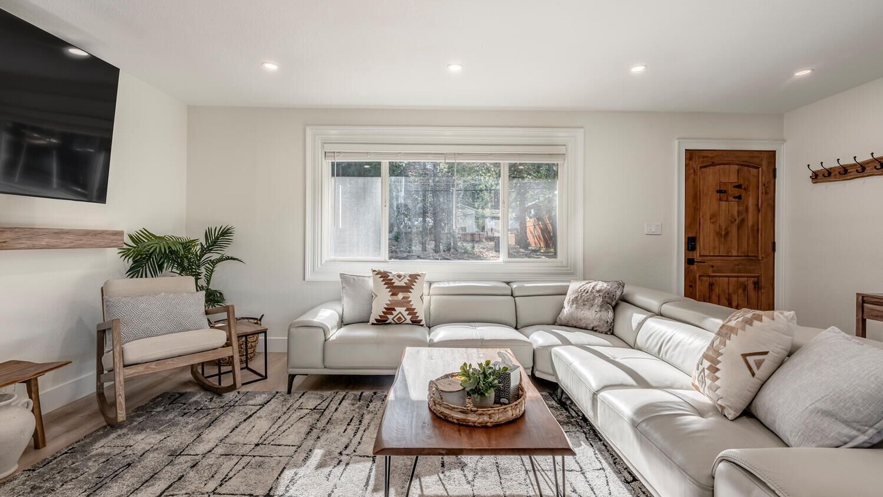 Photo of Livingroom in Tahoe Island