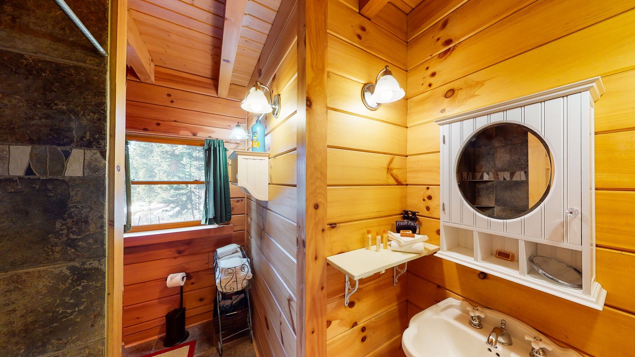Photo of Bathroom in Quandary Village
