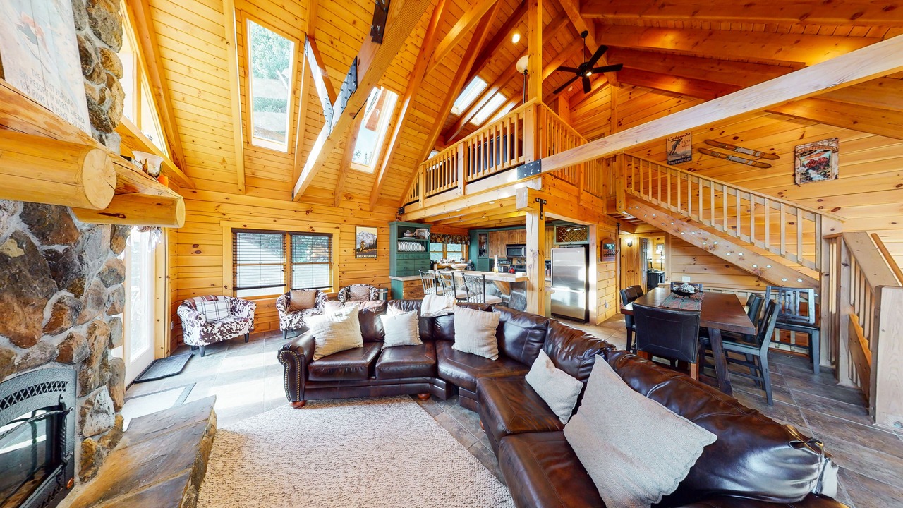 Photo of Livingroom in Quandary Village