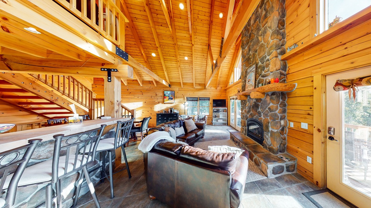 Photo of Livingroom in Quandary Village