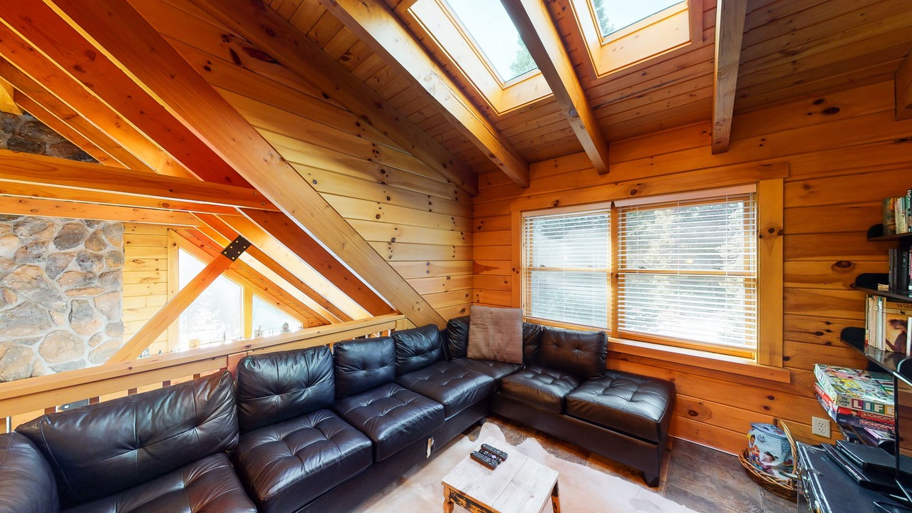 Photo of Livingroom in Quandary Village