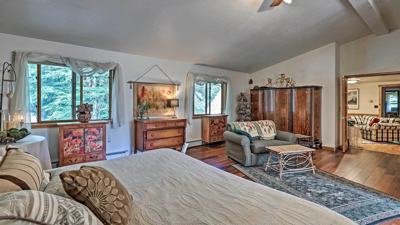 Photo of Bedroom in Idaho Springs